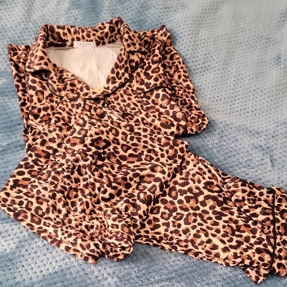Leopard Print Womens Pajama Set - M